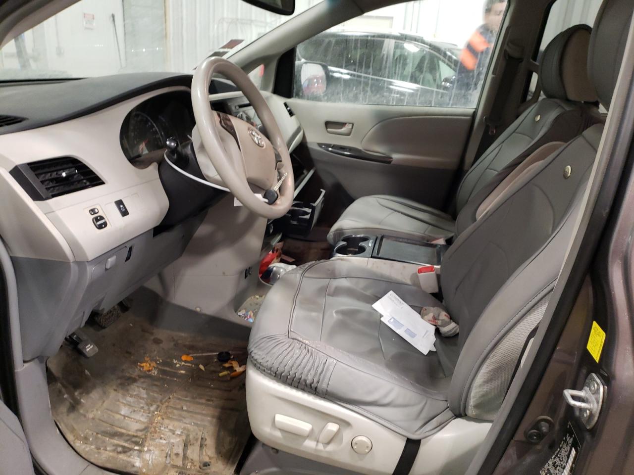 2011 Toyota Sienna VIN 5TDKK3DCXBS037503 Copart auction photo, front end damage thumbnail 7