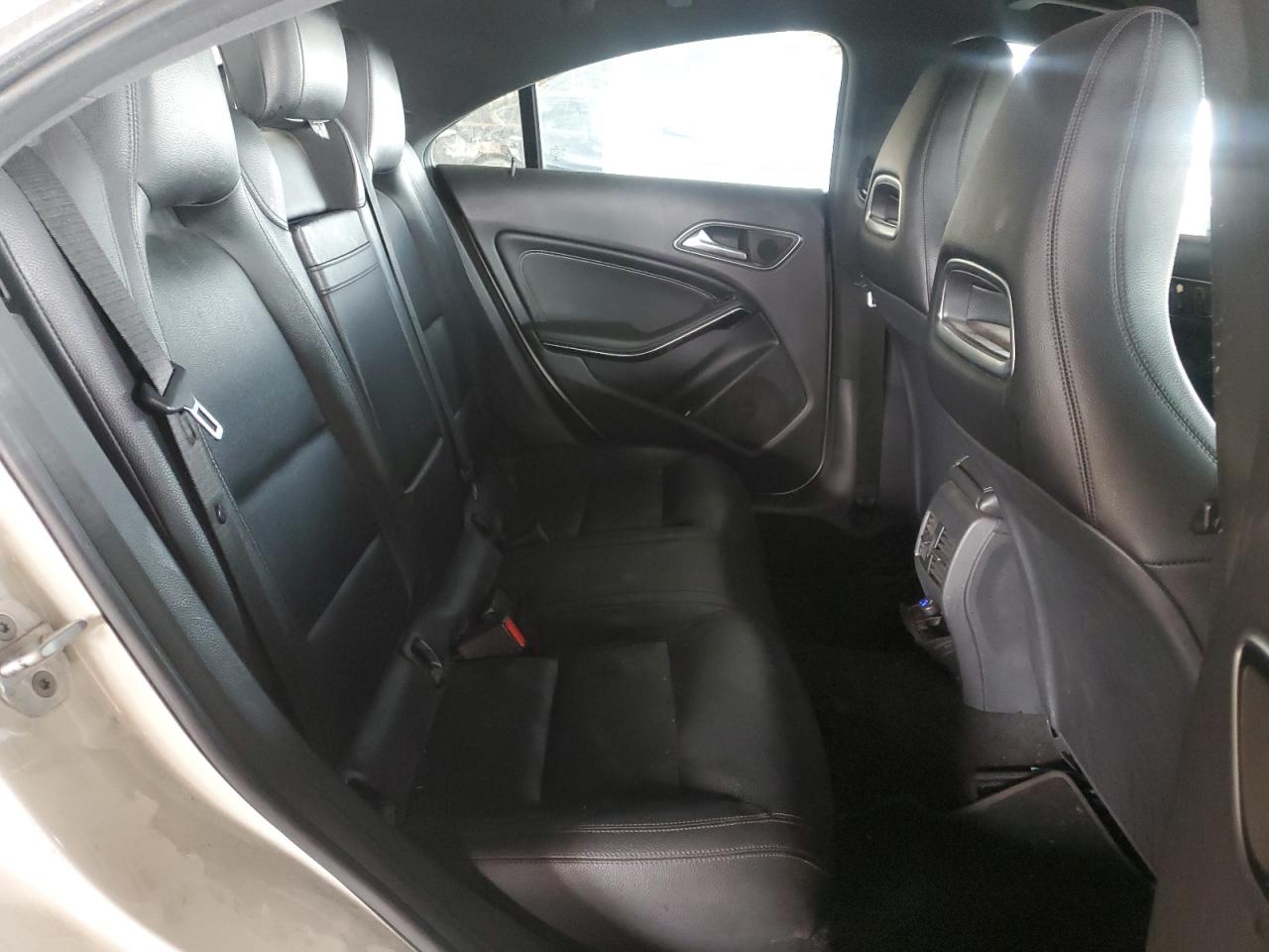 2015 Mercedes-Benz CLA-klasse VIN WDDSJ4EB8FN188257 Copart auction photo, front end / minor dent/scratches damage thumbnail 10