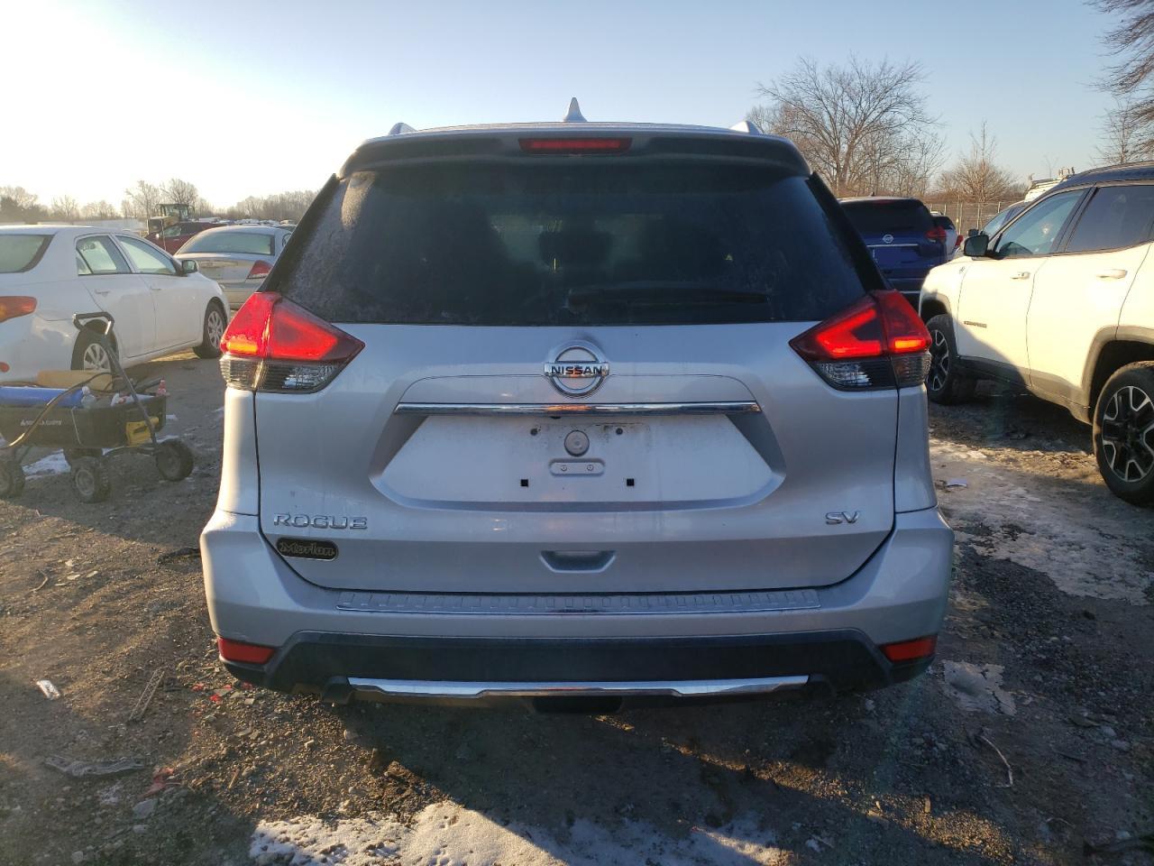 2018 Nissan Rogue VIN KNMAT2MT8JP615061 Copart auction photo, front end / minor dent/scratches damage thumbnail 6