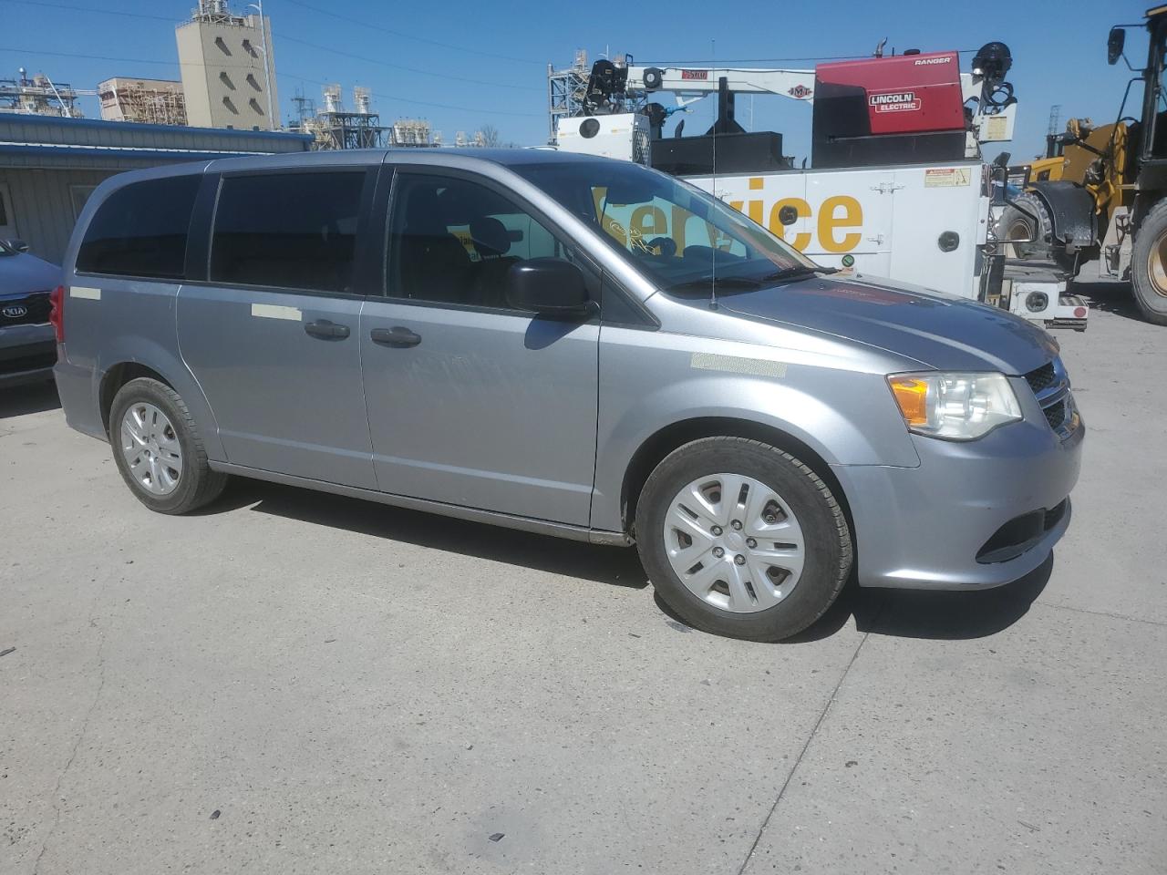 2019 Dodge Caravan VIN 2C4RDGBG5KR798664 Copart auction photo, front end damage thumbnail 4