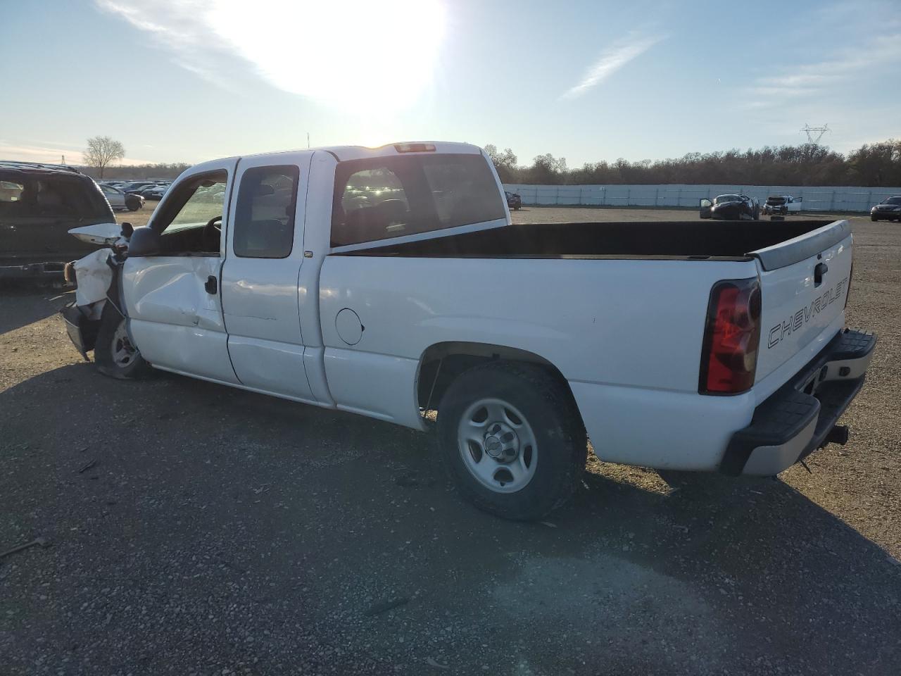 2004 Chevrolet Silverado VIN 1GCEC19X04Z279891 Copart auction photo, front end / side damage thumbnail 2