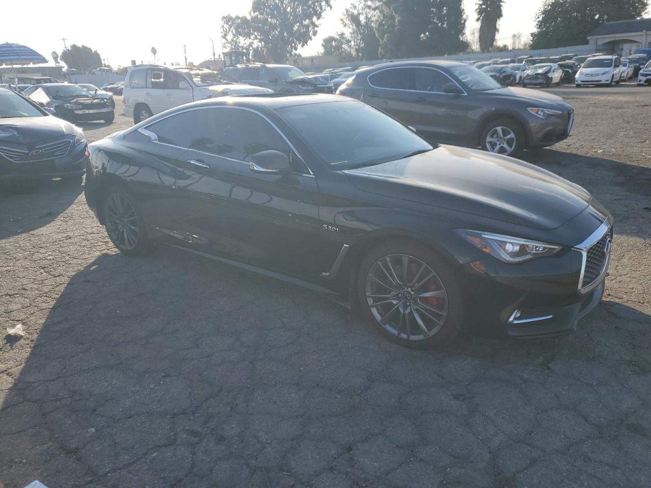 2017 Infiniti Q60 VIN JN1FV7EL1HM700818 Copart auction photo, vandalism / minor dent/scratches damage thumbnail 4