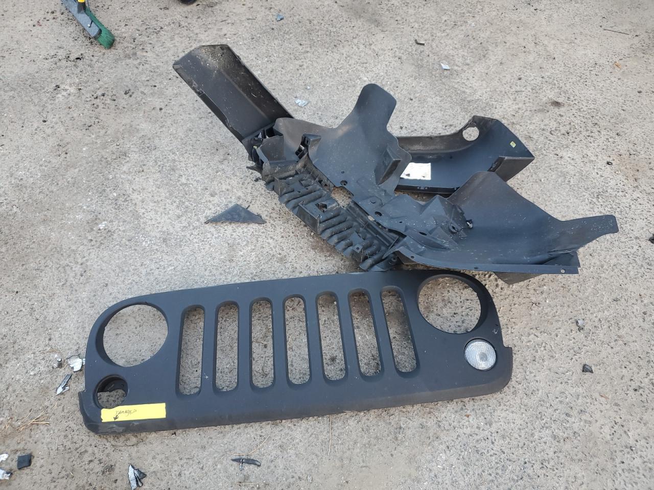 2017 Jeep Wrangler VIN 1C4BJWDGXHL639495 Copart auction photo, front end / side damage thumbnail 14