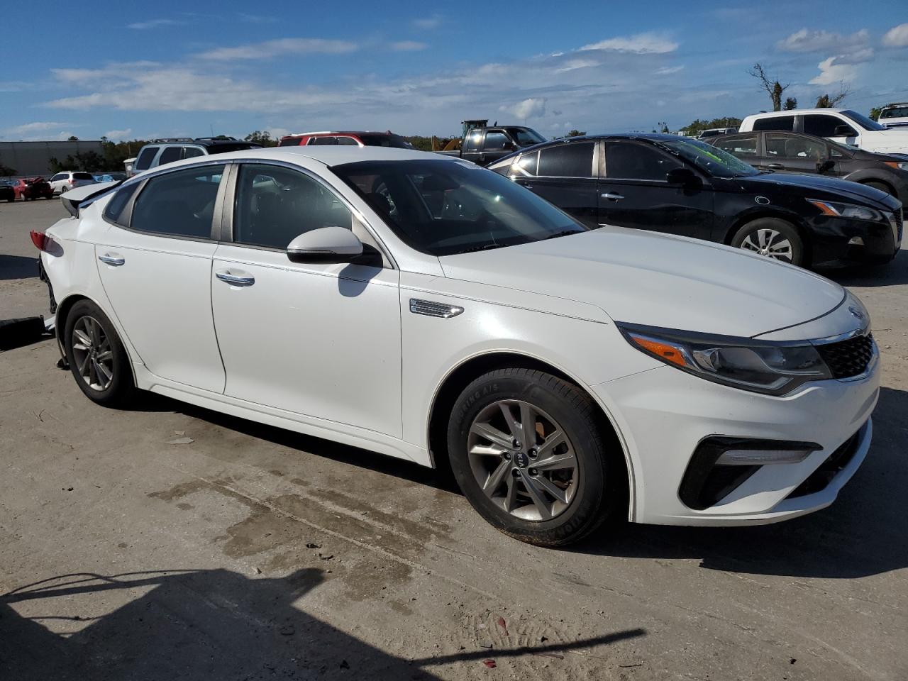 2019 KIA Optima VIN 5XXGT4L3XKG342205 Copart auction photo, rear end / side damage thumbnail 4