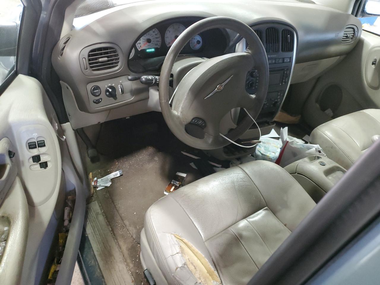 2005 Chrysler Town & Country VIN 2C4GP54L25R331848 Copart auction photo, side damage thumbnail 8