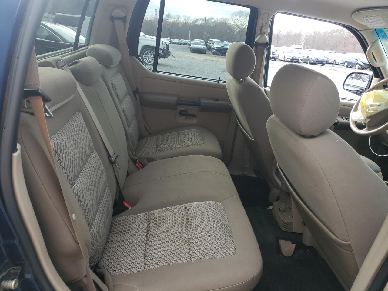 2005 Ford Explorer VIN 1FMZU67K15UA23370 Copart auction photo, front end / minor dent/scratches damage thumbnail 11