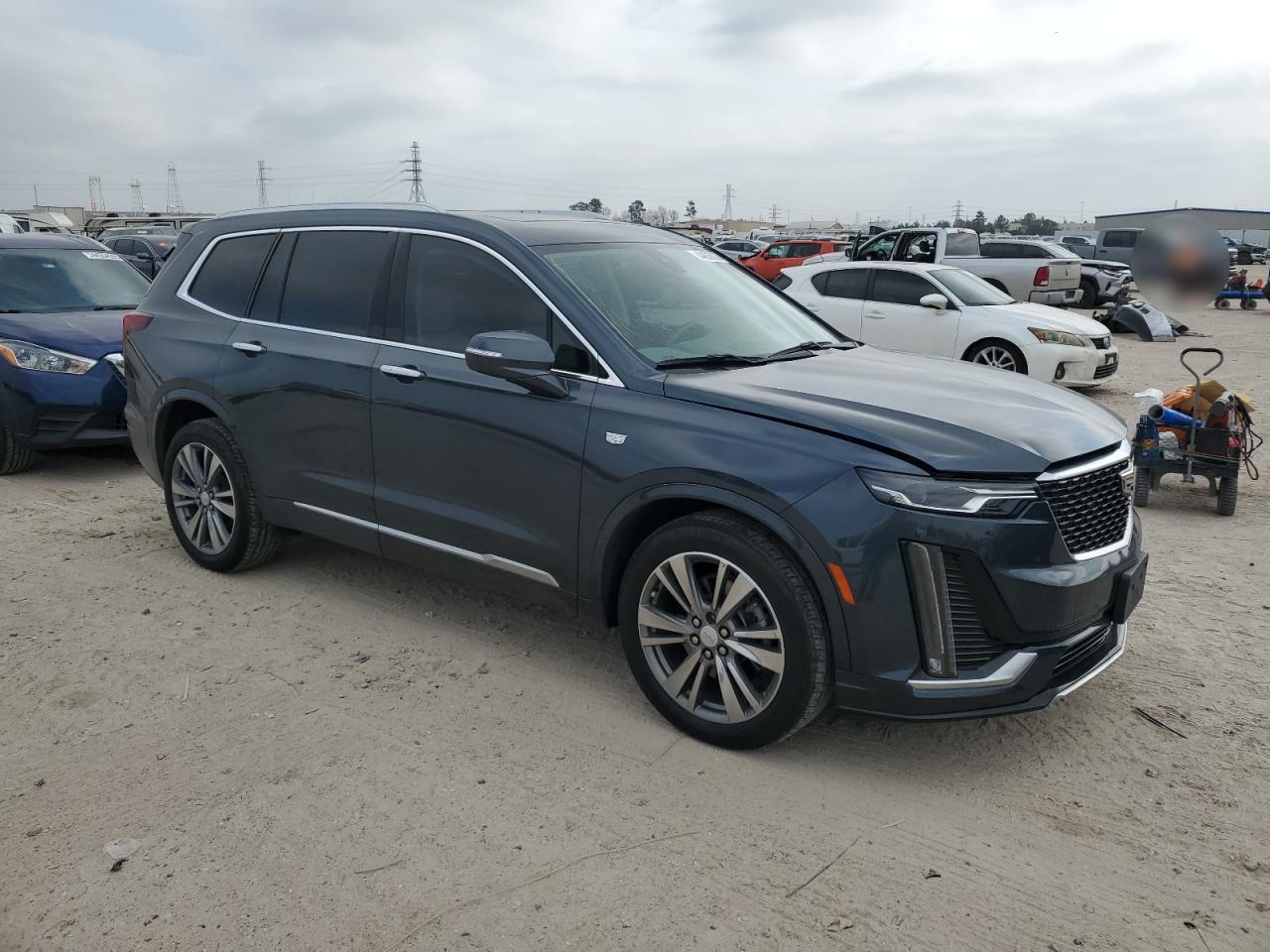 2021 Cadillac XT6 VIN 1GYKPCRS4MZ147444 Copart auction photo, water/flood / minor dent/scratches damage thumbnail 4