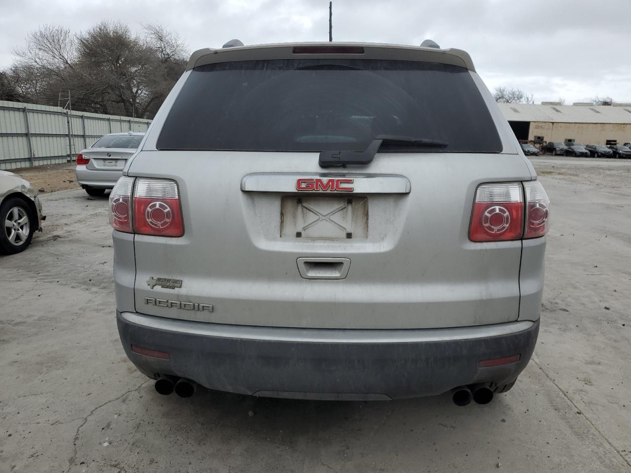 2010 GMC Acadia VIN 1GKLRKED7AJ181074 Copart auction photo, front end / minor dent/scratches damage thumbnail 6