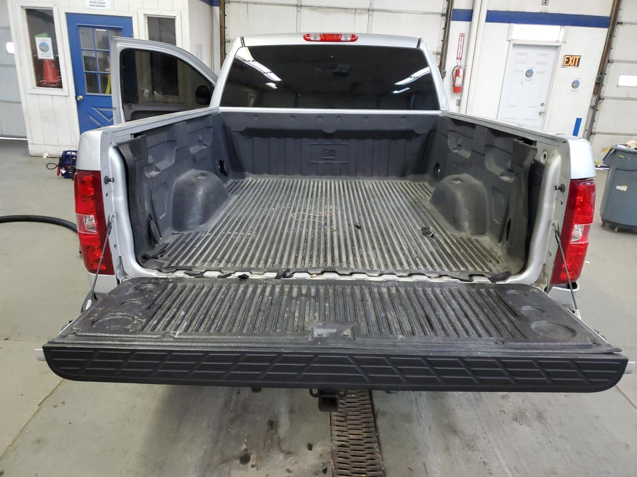2013 Chevrolet Silverado VIN 1GCNKSE04DZ143216 Copart auction photo, all over damage thumbnail 10