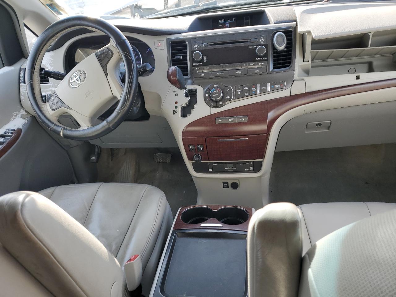 2011 Toyota Sienna VIN 5TDYK3DC0BS127057 Copart auction photo, side damage thumbnail 8