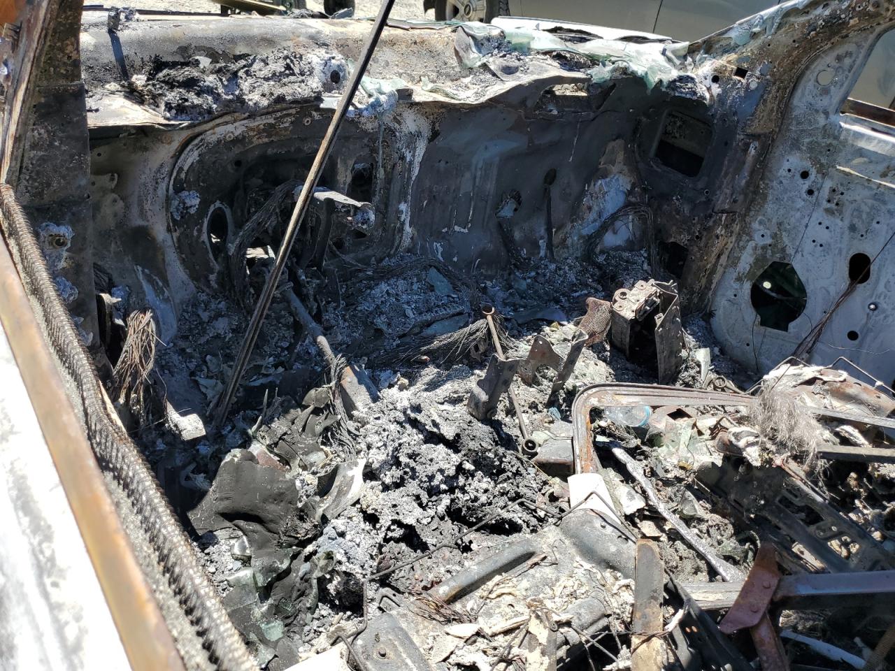 2007 GMC Acadia VIN 1GKEV33767J150186 Copart auction photo, burn damage thumbnail 8