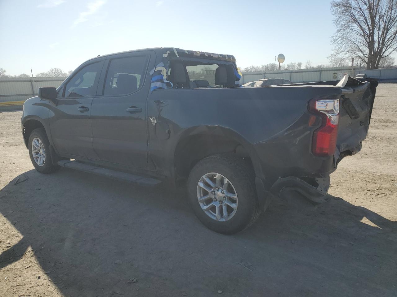 2022 Chevrolet Silverado VIN 1GCUDDED8NZ611082 Copart auction photo, rear end damage thumbnail 2