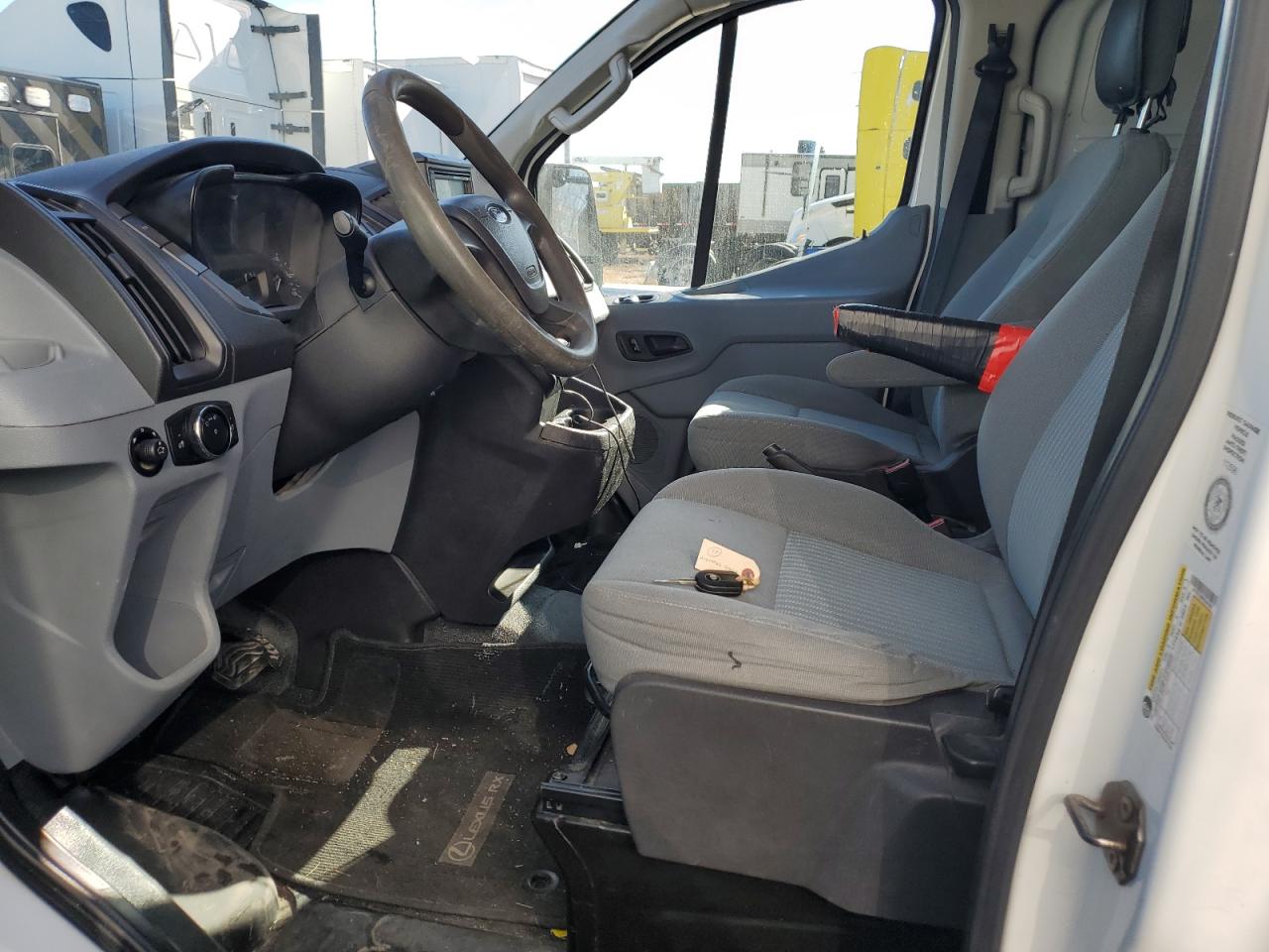 2015 Ford Transit VIN 1FTYR1ZM0FKA64928 Copart auction photo, front end damage thumbnail 7