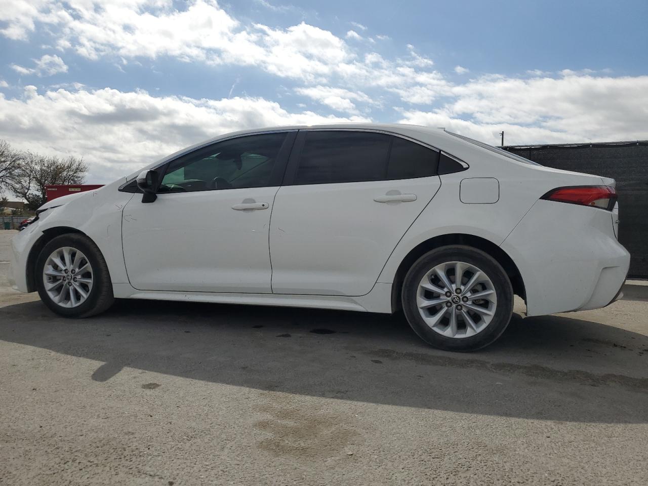 2022 Toyota Corolla VIN 5YFFPMAE6NP302803 Copart auction photo, side / front end damage thumbnail 2