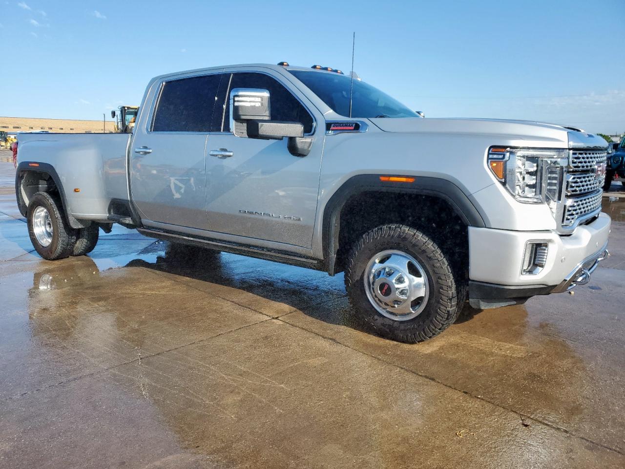 2022 GMC Sierra VIN 1GT49WEY4NF360479 Copart auction photo, minor dent/scratches damage thumbnail 4