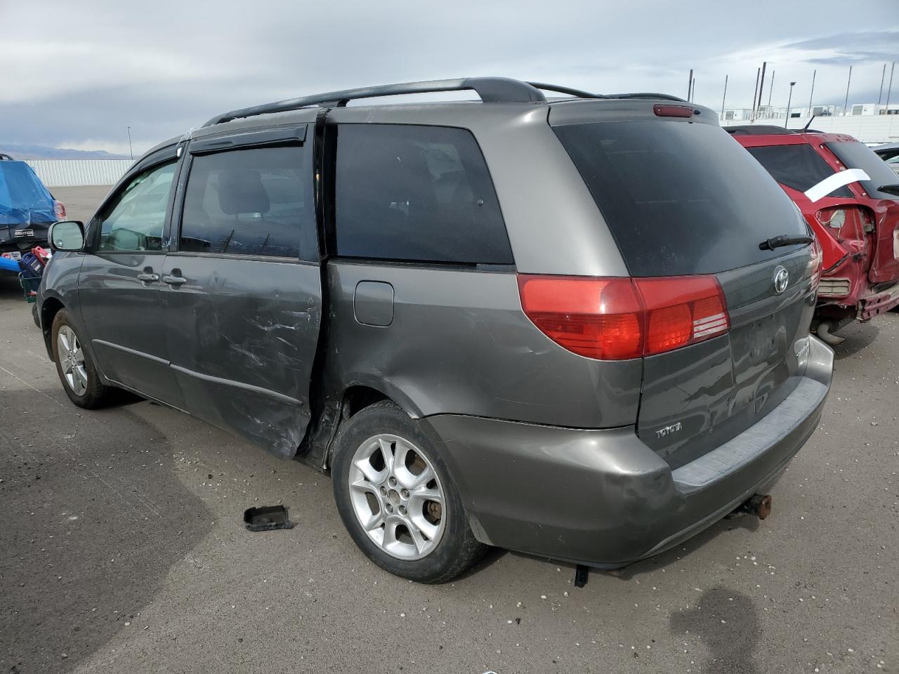 2005 Toyota Sienna VIN 5TDBA22C95S032698 Copart auction photo, side / undercarriage damage thumbnail 2