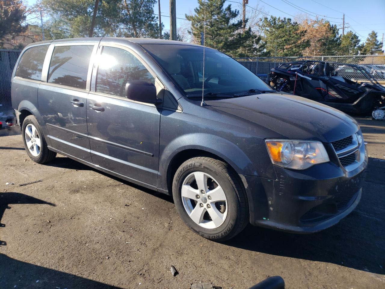 2013 Dodge Caravan VIN 2C4RDGBGXDR791566 Copart auction photo, rear end / side damage thumbnail 4