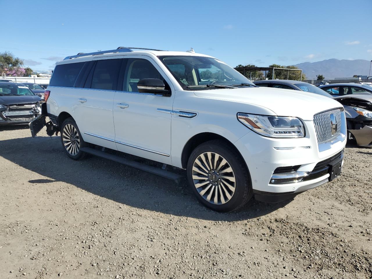 2020 Lincoln Navigator VIN 5LMJJ3LT2LEL23118 Copart auction photo, rear end damage thumbnail 4