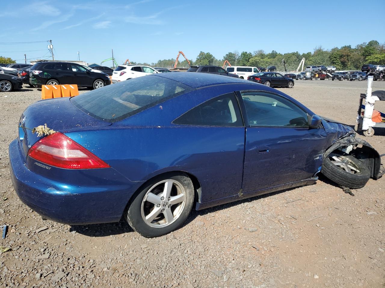 2005 Honda Accord VIN 1HGCM72755A016590 Copart auction photo, front end / undercarriage damage thumbnail 3