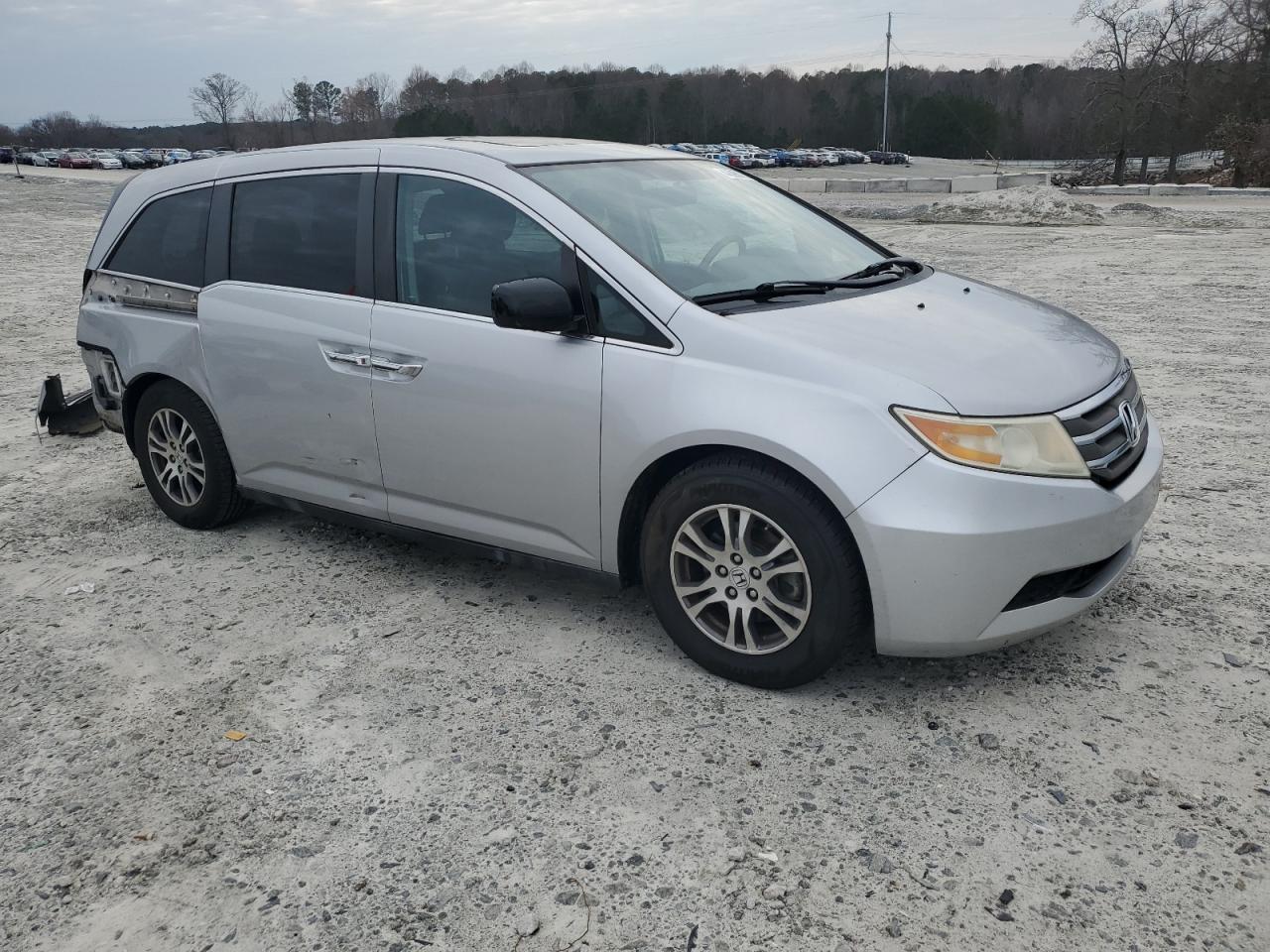 2013 Honda Odyssey VIN 5FNRL5H60DB025590 Copart auction photo, rear end / minor dent/scratches damage thumbnail 4