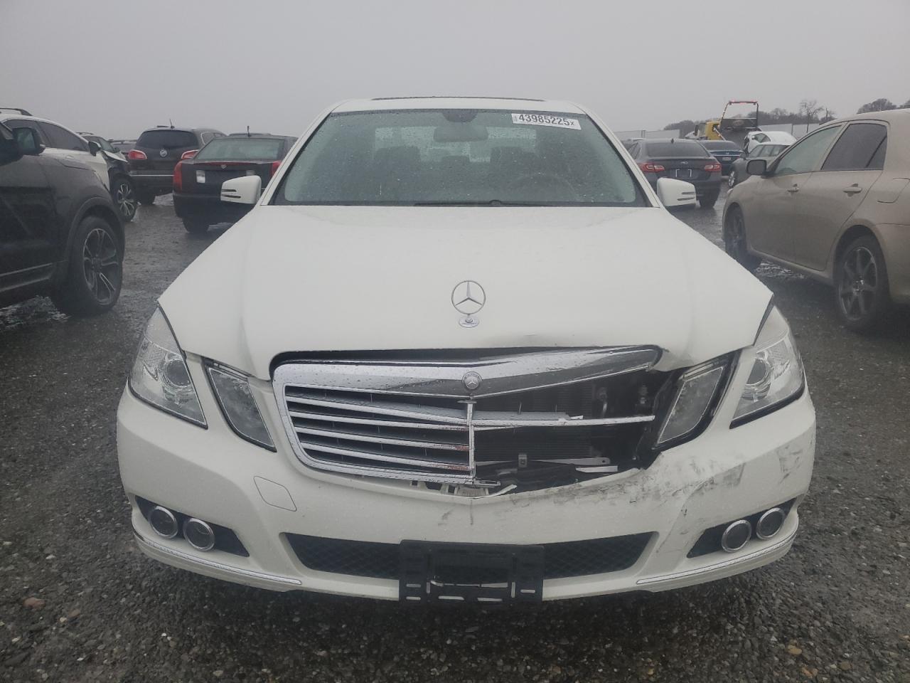 2010 Mercedes-Benz E-klasse VIN WDDHF8HB1AA139237 Copart auction photo, front end damage thumbnail 5