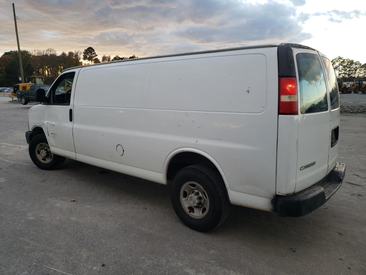 2008 Chevrolet Express VIN 1GCGG29C481220802 Copart auction photo, all over damage thumbnail 2