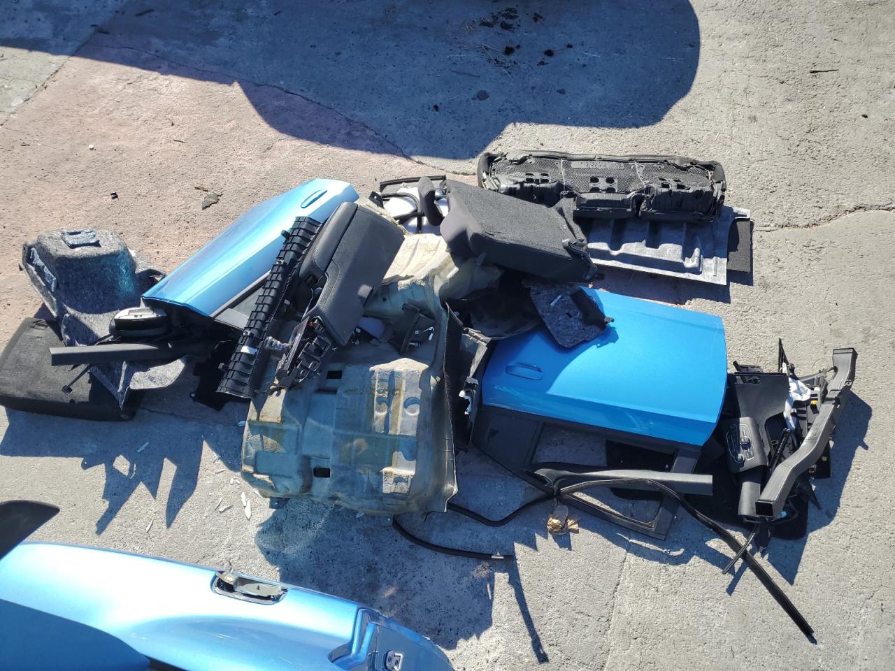 2019 Dodge Charger VIN 2C3CDXGJ4KH703676 Copart auction photo, vandalism / stripped damage thumbnail 12