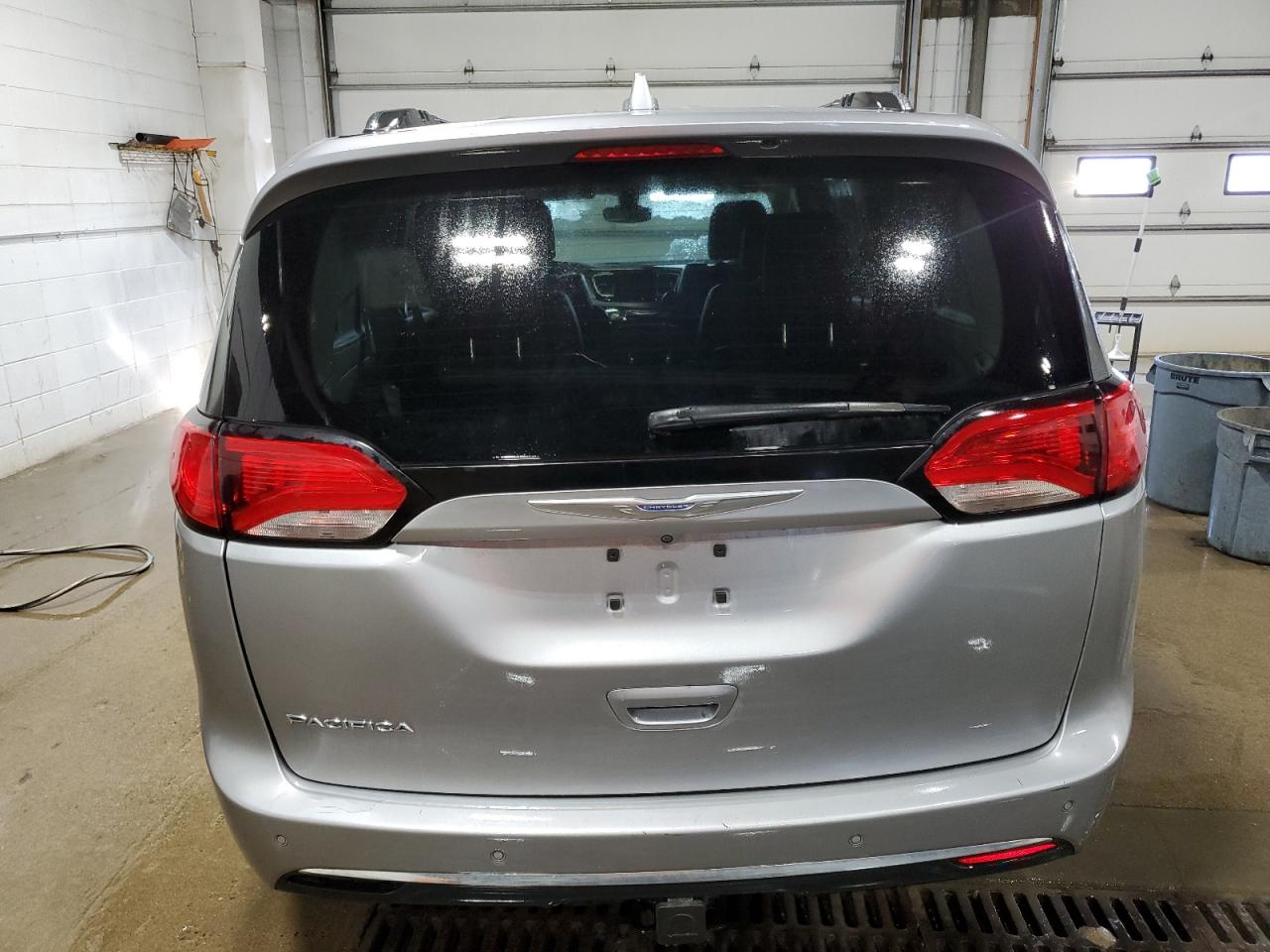 2017 Chrysler Pacifica VIN 2C4RC1EG4HR822036 Copart auction photo, front end / side damage thumbnail 6