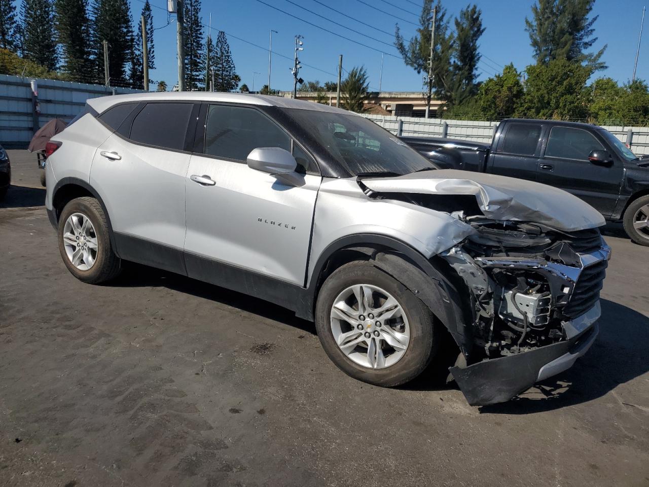 2022 Chevrolet Blazer VIN 3GNKBHR47NS134485 Copart auction photo, front end damage thumbnail 4