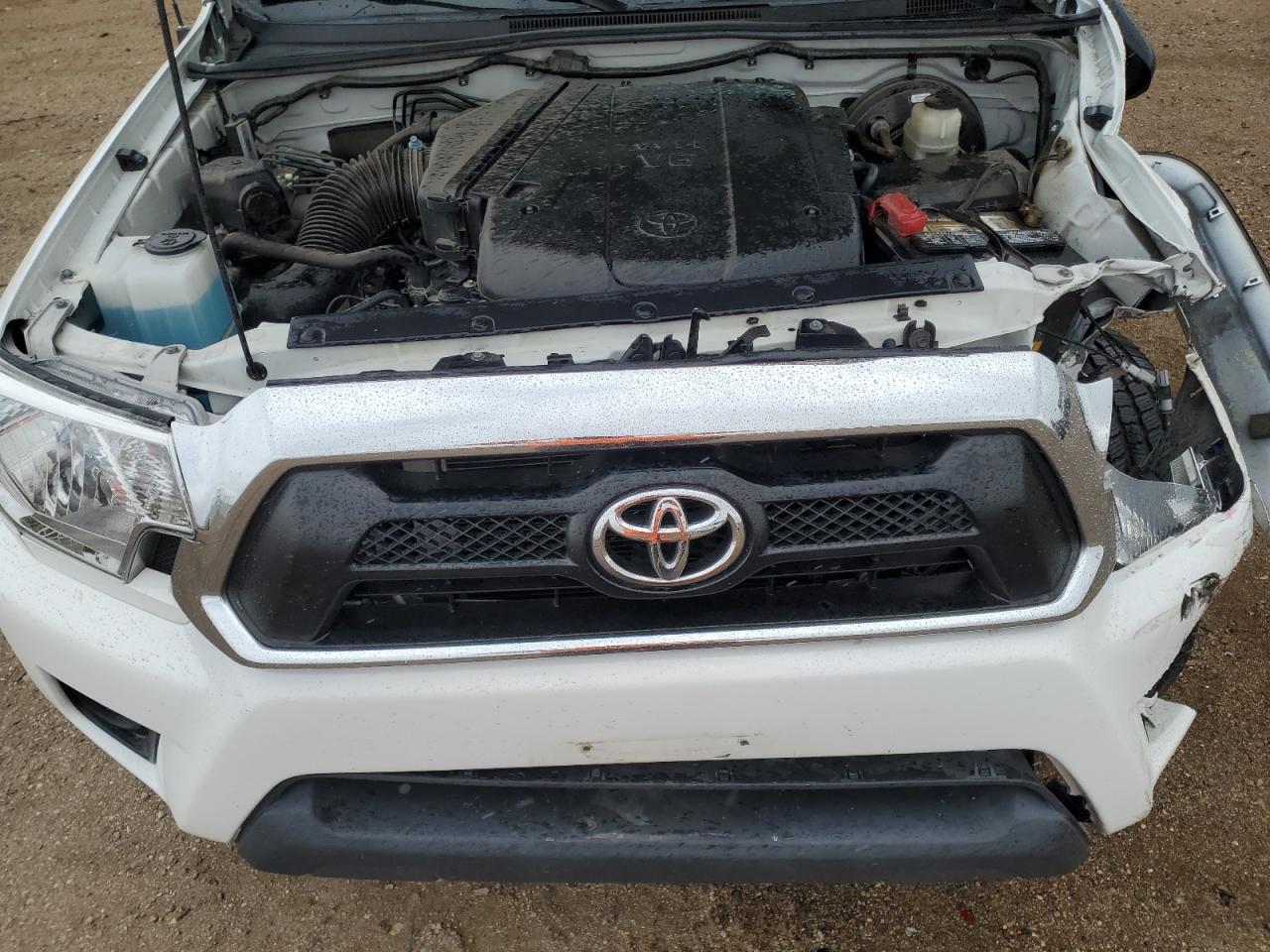 2015 Toyota Tacoma VIN 5TFJU4GN8FX071271 Copart auction photo, front end / side damage thumbnail 11