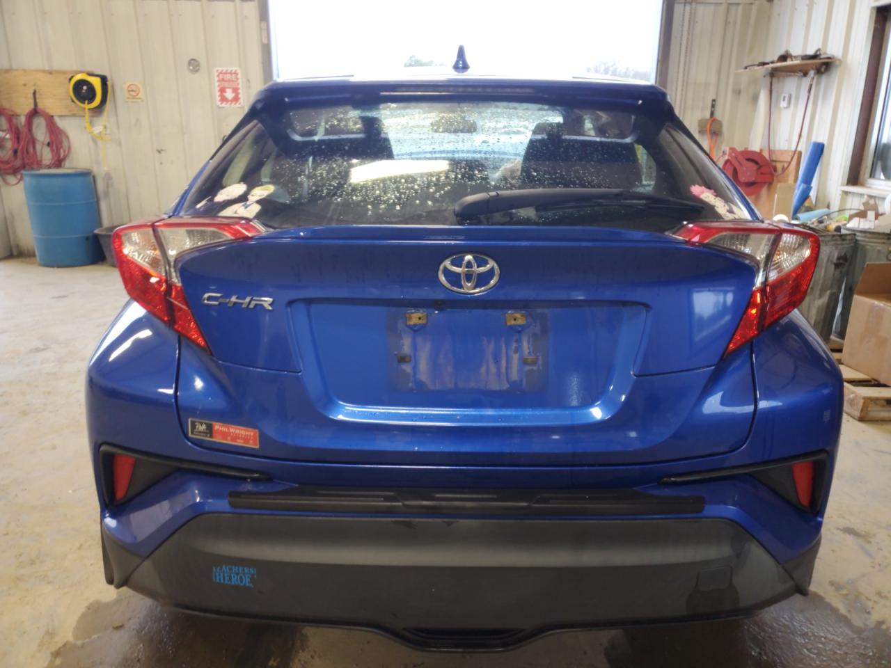 2021 Toyota C-HR VIN JTNKHMBX4M1118079 Copart auction photo, front end / minor dent/scratches damage thumbnail 6