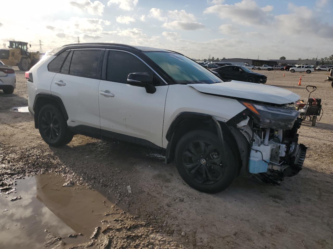 2022 Toyota RAV 4 VIN JTME6RFV3NJ019414 Copart auction photo, front end / minor dent/scratches damage thumbnail 4