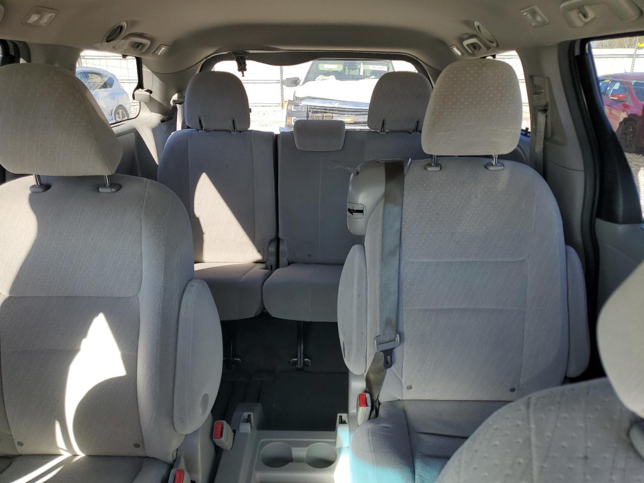 2017 Toyota Sienna VIN 5TDKZ3DC1HS768261 Copart auction photo, front end damage thumbnail 10