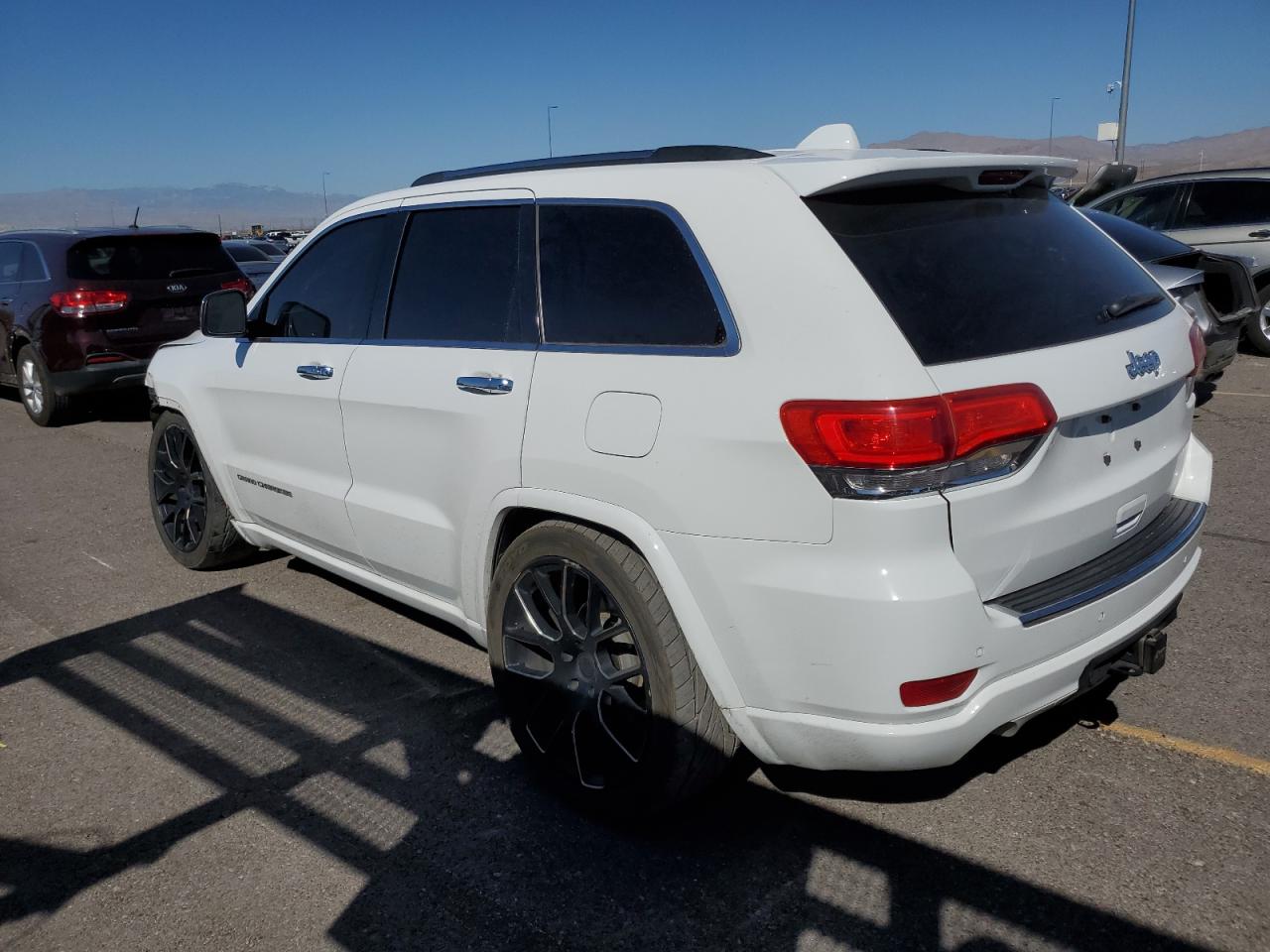 2015 Jeep Grand Cherokee VIN 1C4RJFCG4FC706900 Copart auction photo, front end damage thumbnail 2