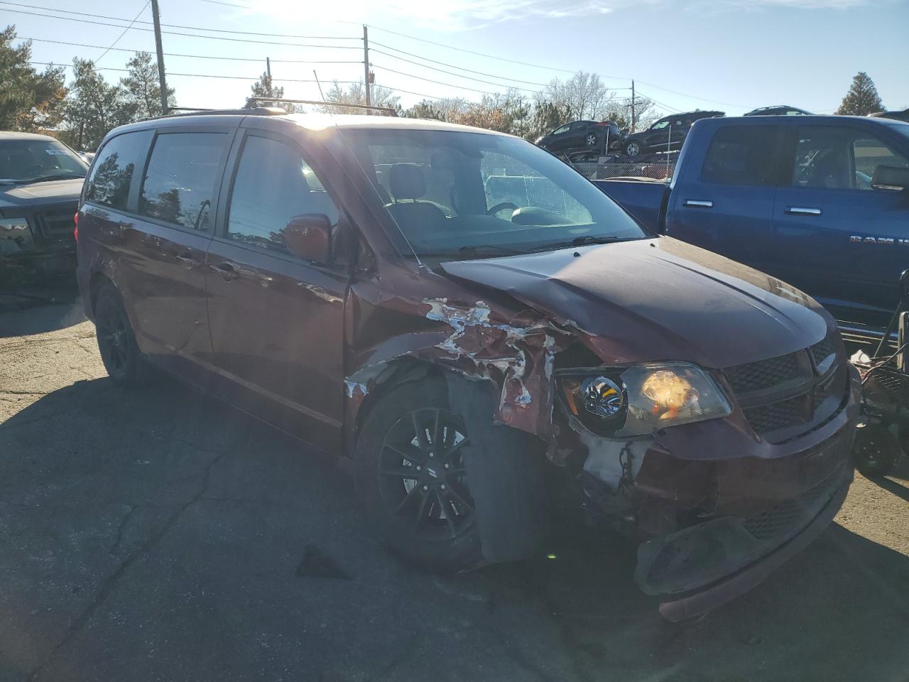 2019 Dodge Caravan VIN 2C4RDGEG9KR739306 Copart auction photo, front end damage thumbnail 4