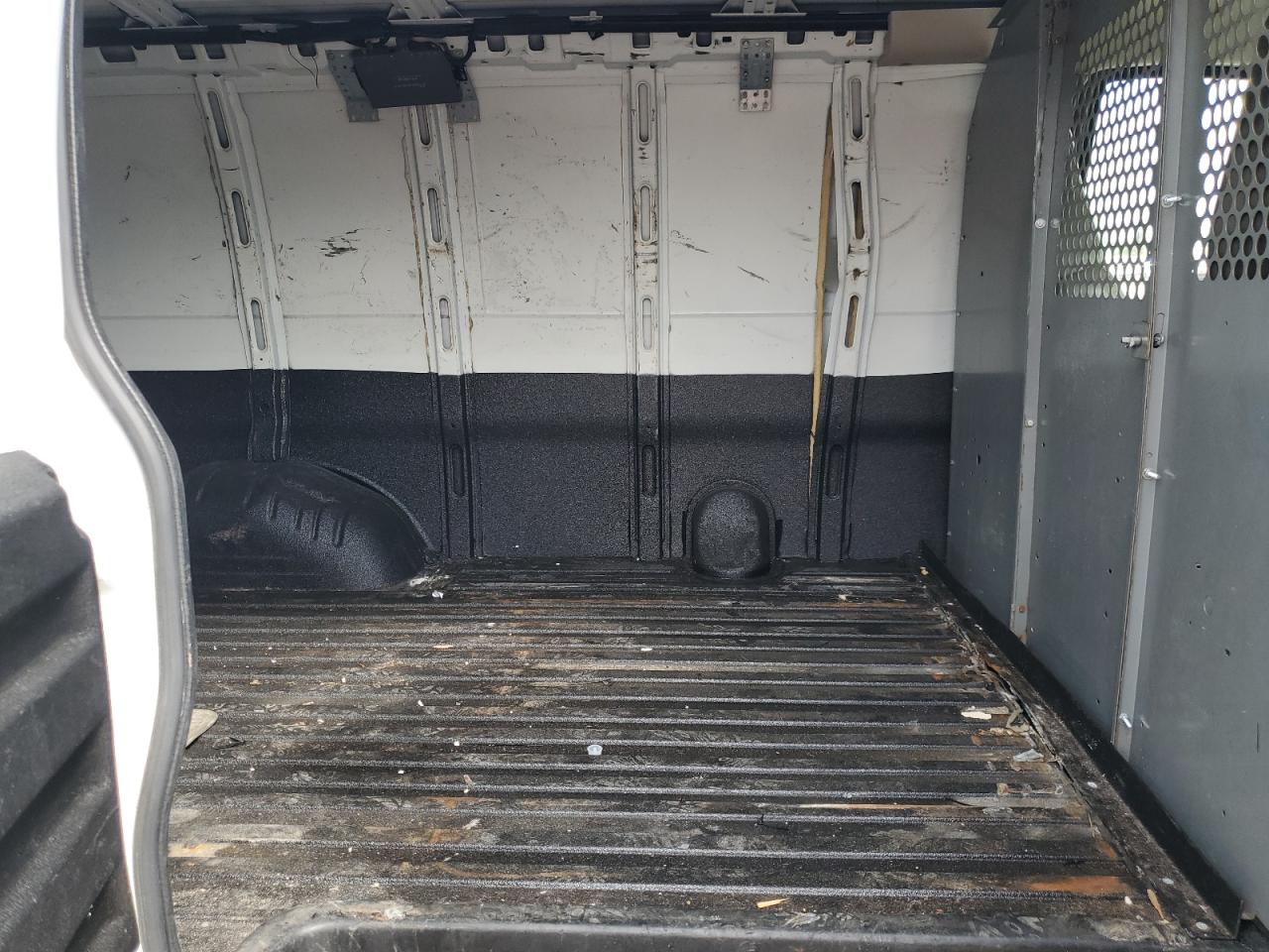 2003 Chevrolet Express VIN 1GCGG25V331109643 Copart auction photo, front end damage thumbnail 11