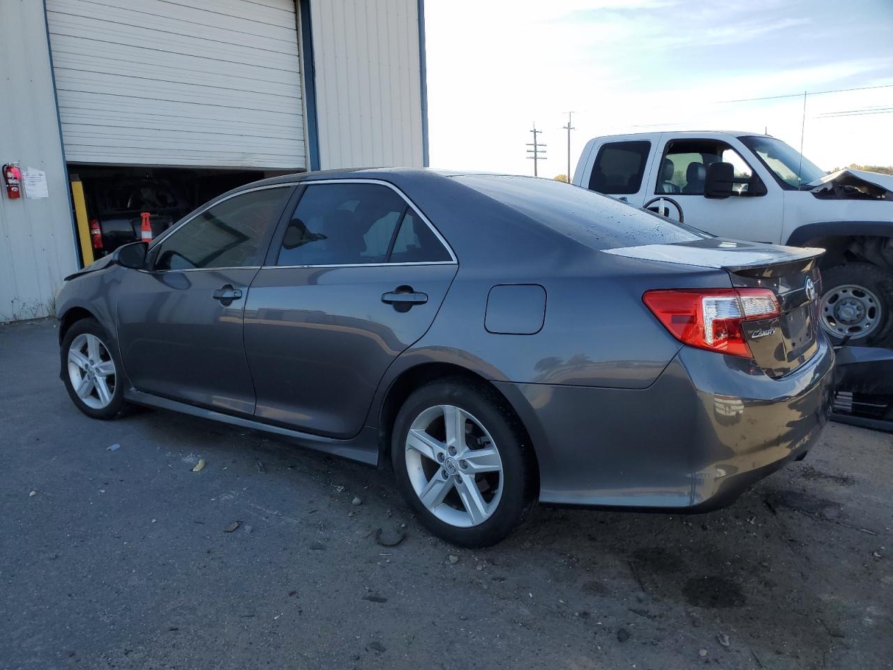 2014 Toyota Camry VIN 4T1BF1FK7EU807455 Copart auction photo, side / front end damage thumbnail 2