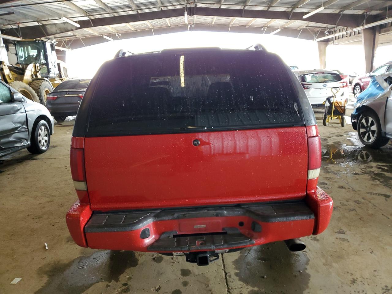 2001 Chevrolet Blazer VIN 1GNCS13W71K106813 Copart auction photo, side damage thumbnail 6