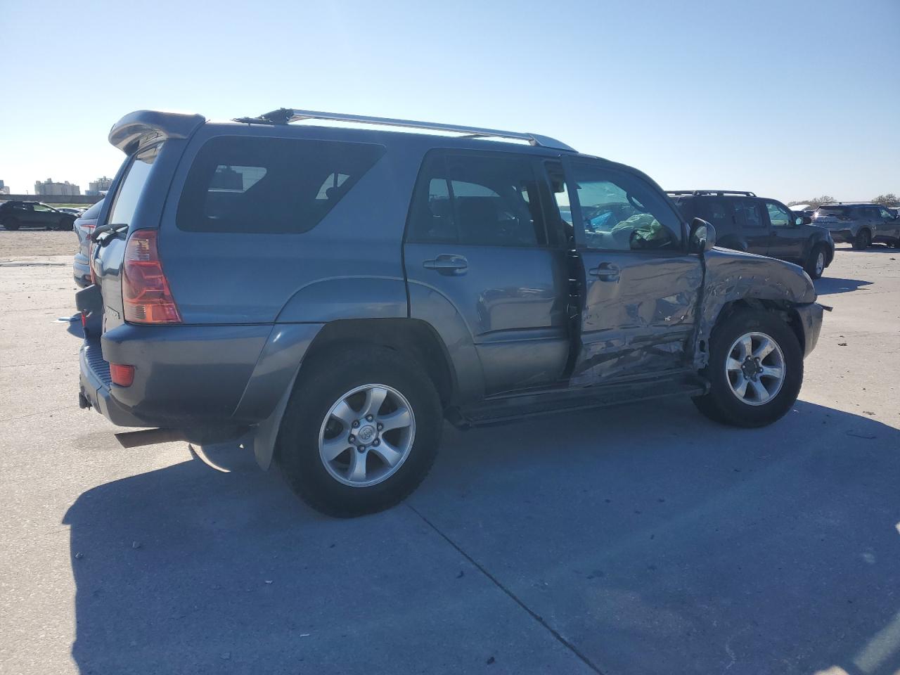 2003 Toyota 4Runner VIN JTEBT14R838001641 Copart auction photo, front end / side damage thumbnail 3