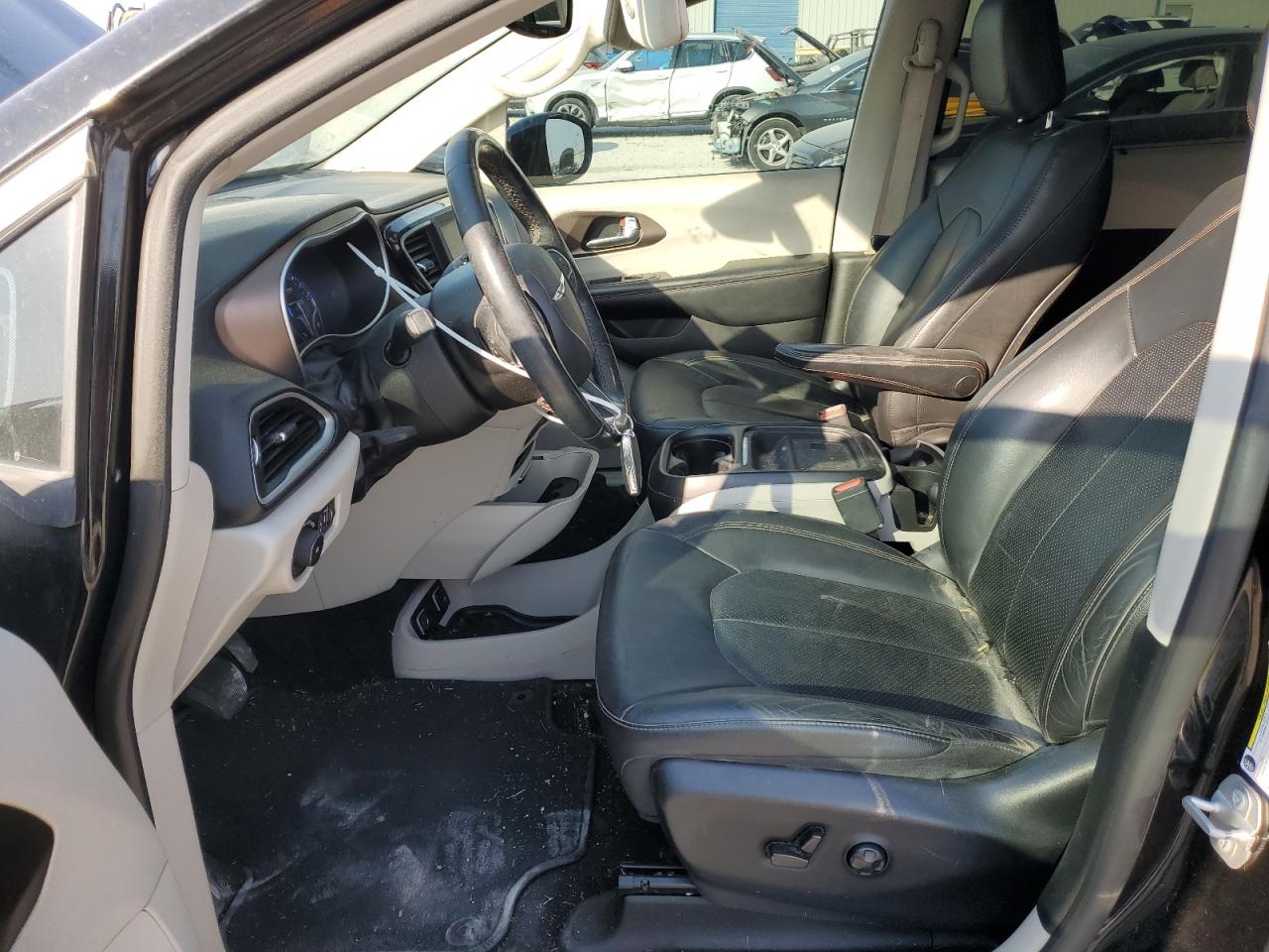 2019 Chrysler Pacifica VIN 2C4RC1BG1KR650317 Copart auction photo, hail damage thumbnail 7