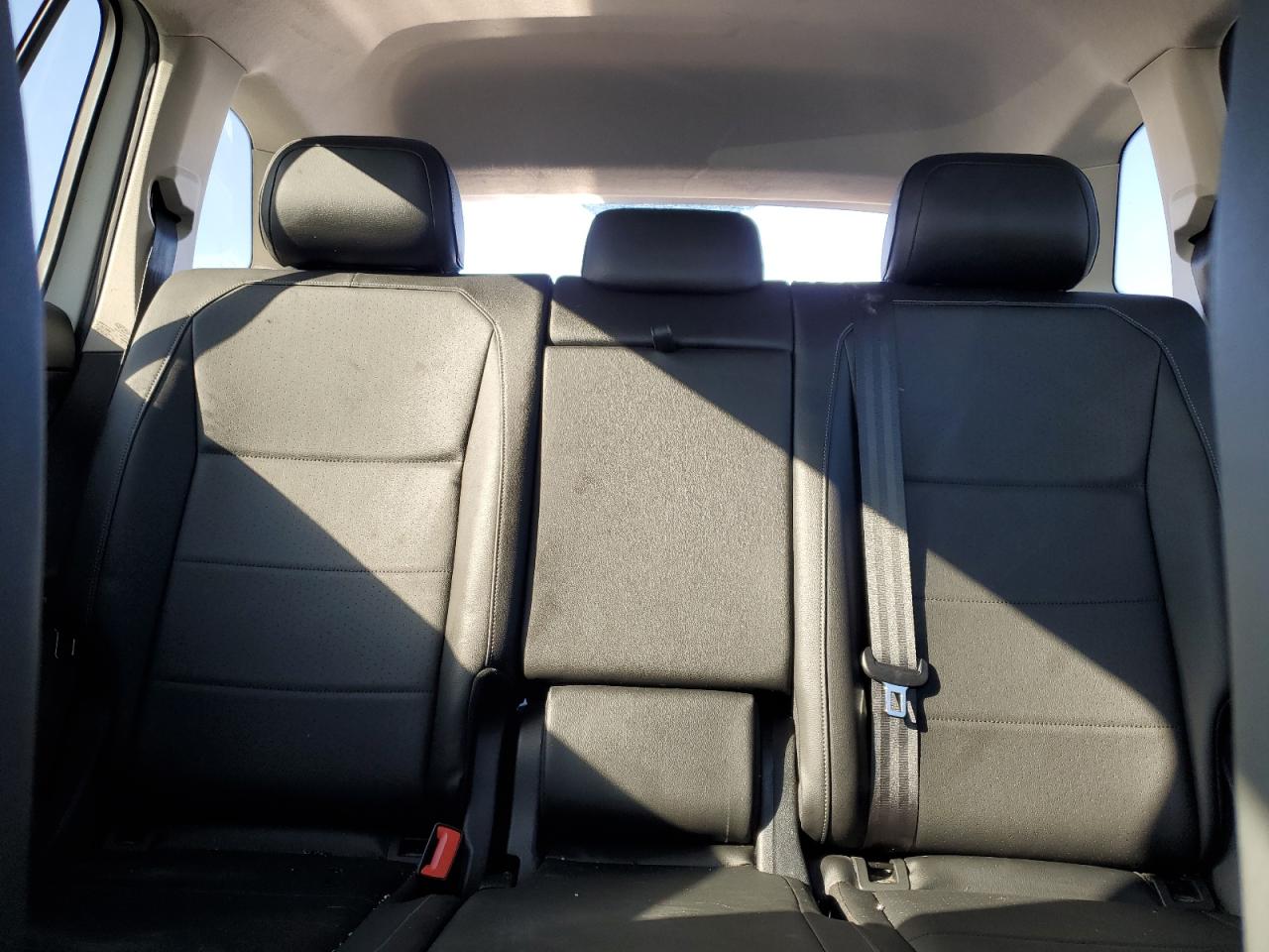 2018 Volkswagen Tiguan VIN 3VV2B7AX1JM133938 Copart auction photo, rear end damage thumbnail 10
