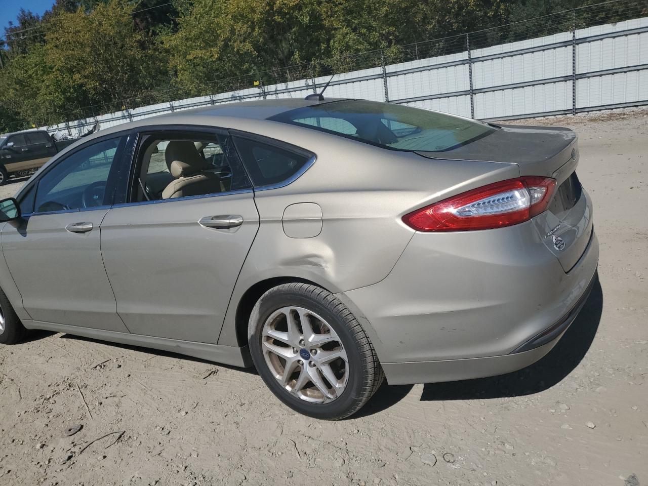 2015 Ford Fusion VIN 3FA6P0H77FR220452 Copart auction photo, side / rear end damage thumbnail 3