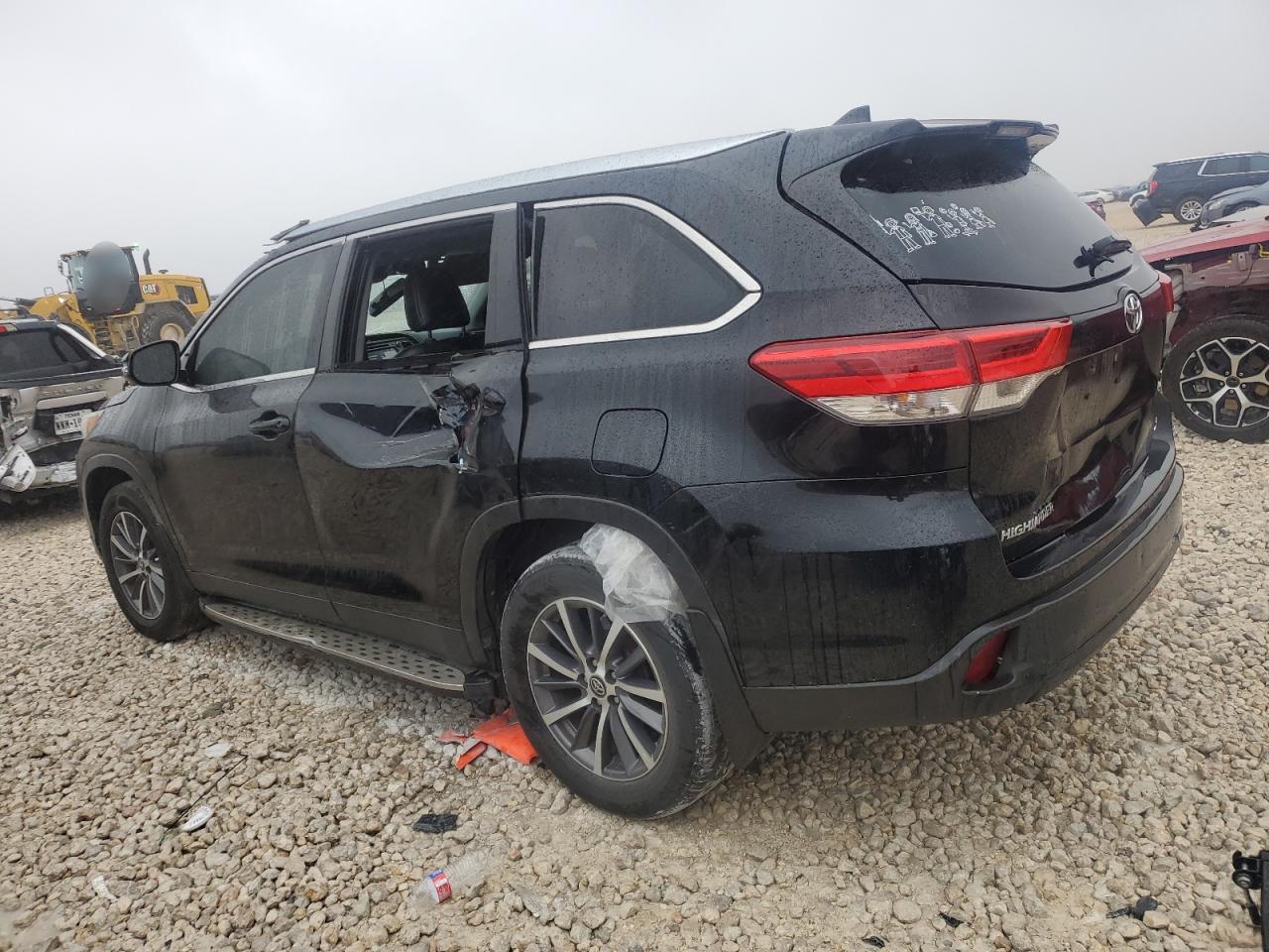 2019 Toyota Highlander VIN 5TDKZRFH9KS353479 Copart auction photo, side damage thumbnail 2
