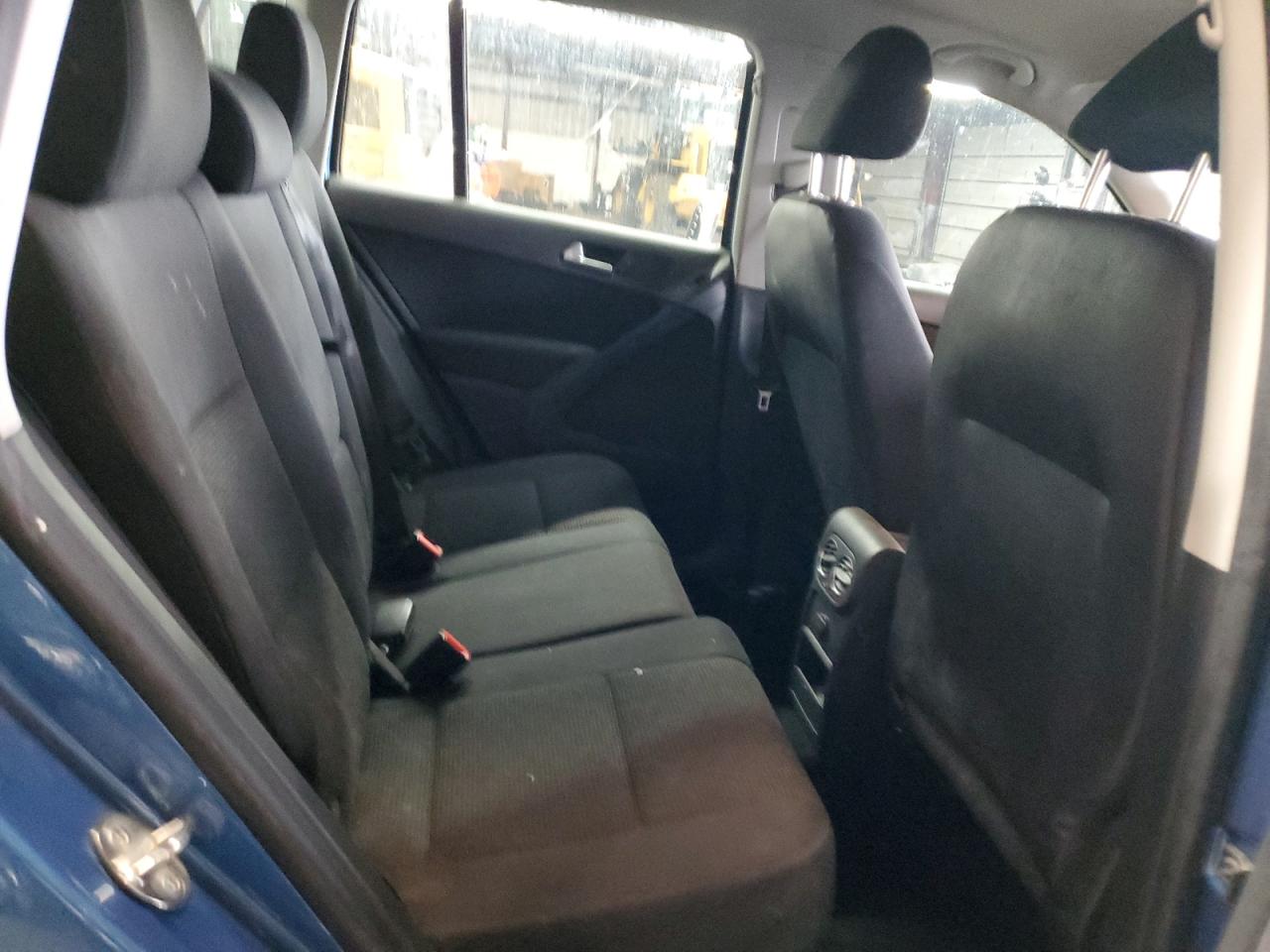 2017 Volkswagen Tiguan VIN WVGBV7AX7HK042479 Copart auction photo, all over damage thumbnail 10