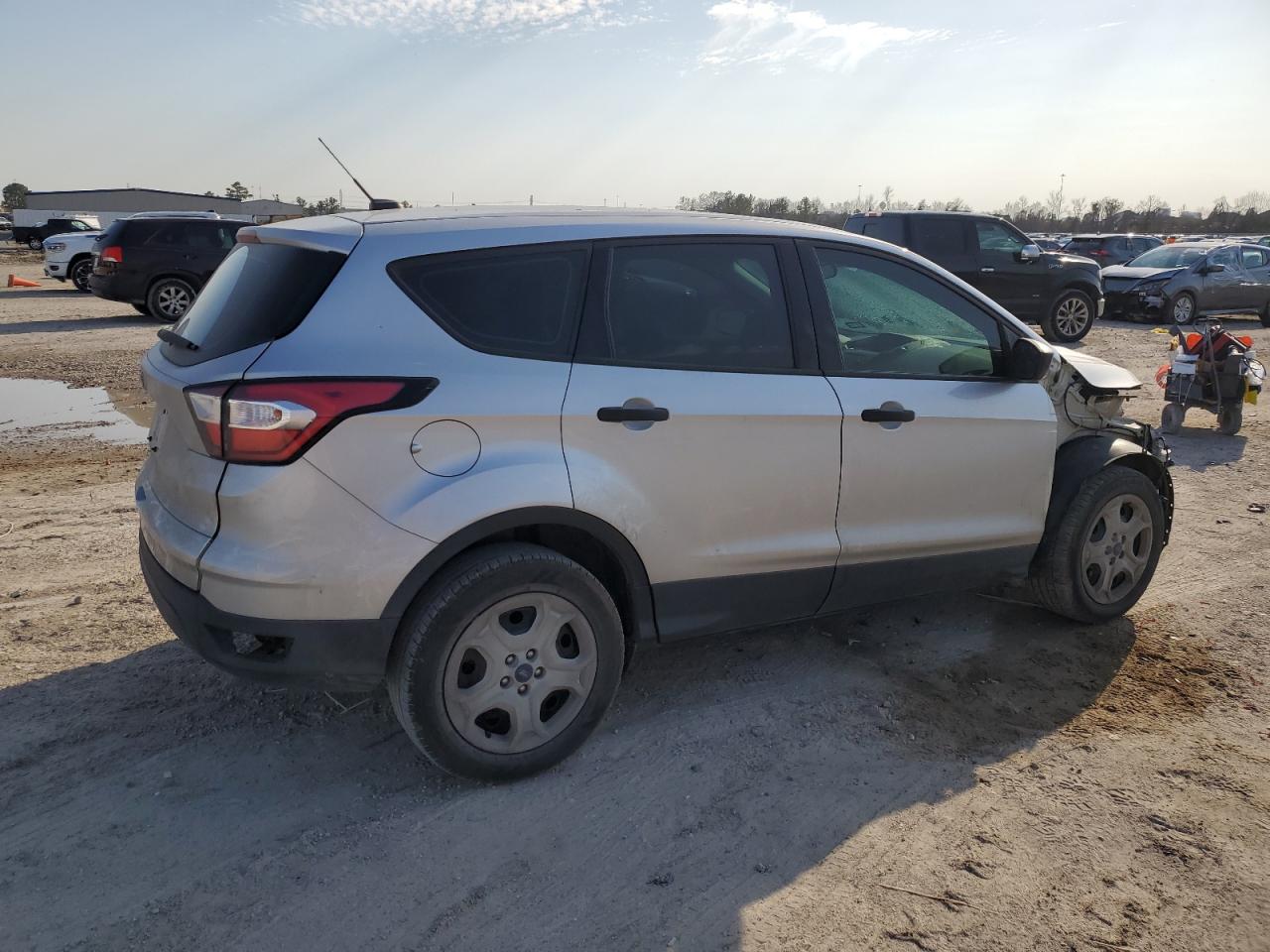 2018 Ford Escape VIN 1FMCU0F79JUA91071 Copart auction photo, front end / minor dent/scratches damage thumbnail 3