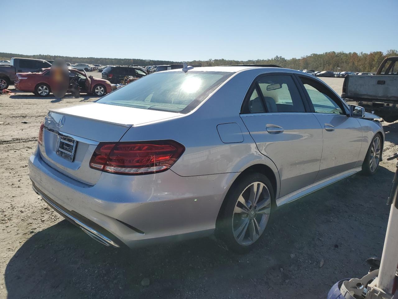 2014 Mercedes-Benz E-klasse VIN WDDHF5KBXEA974590 Copart auction photo, front end / burn - engine damage thumbnail 3