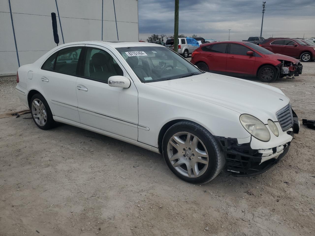 2003 Mercedes-Benz E-klasse VIN WDBUF70J03A232810 Copart auction photo, front end damage thumbnail 4