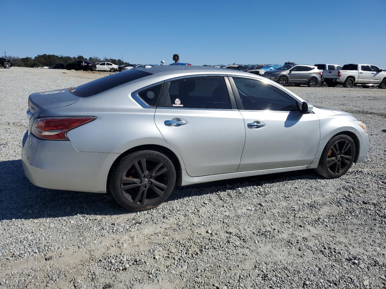 2015 Nissan Altima VIN 1N4BL3AP2FC492850 Copart auction photo, rear end / minor dent/scratches damage thumbnail 3
