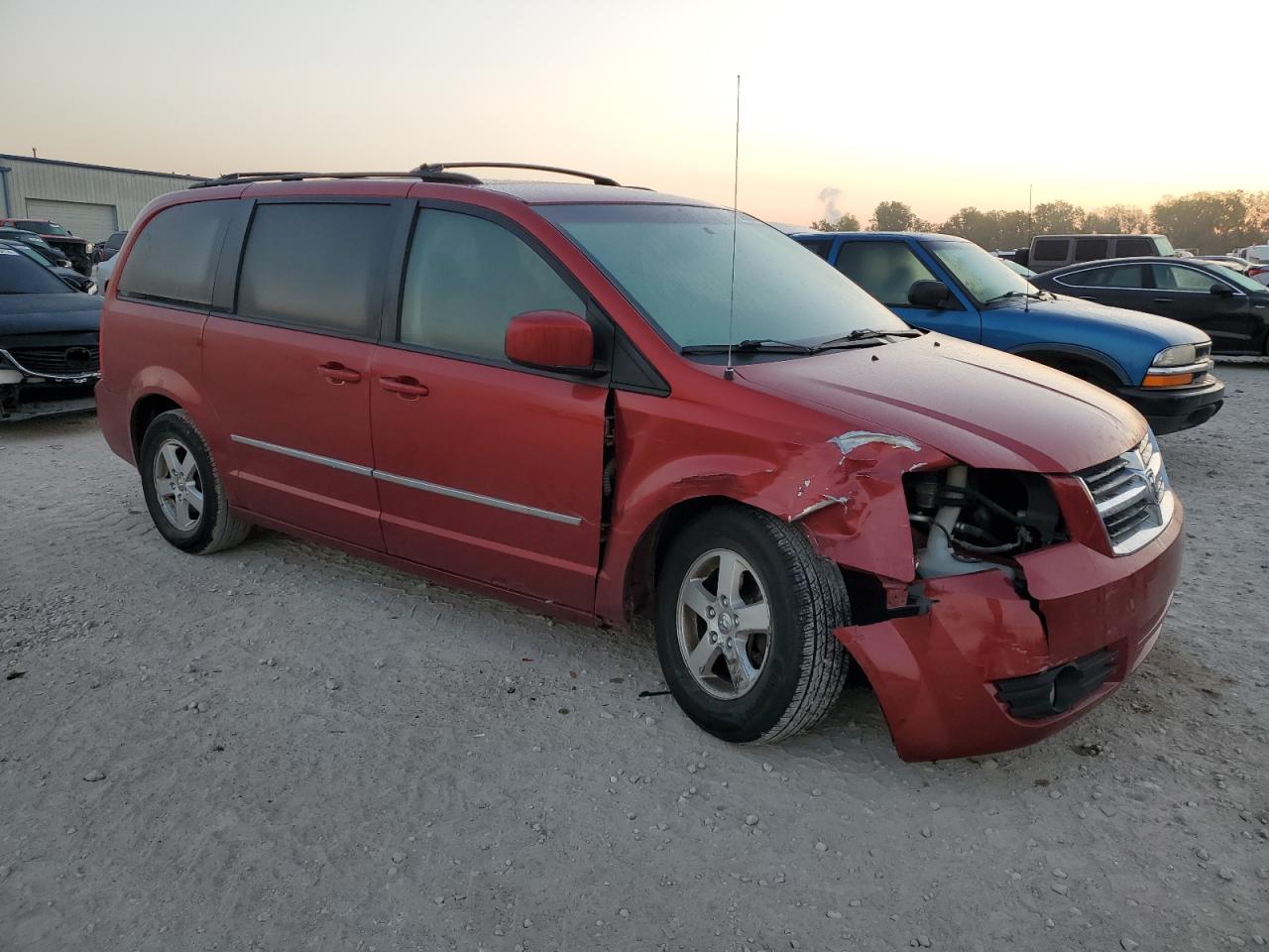 2010 Dodge Caravan VIN 2D4RN5D19AR219476 Copart auction photo, front end / undercarriage damage thumbnail 4