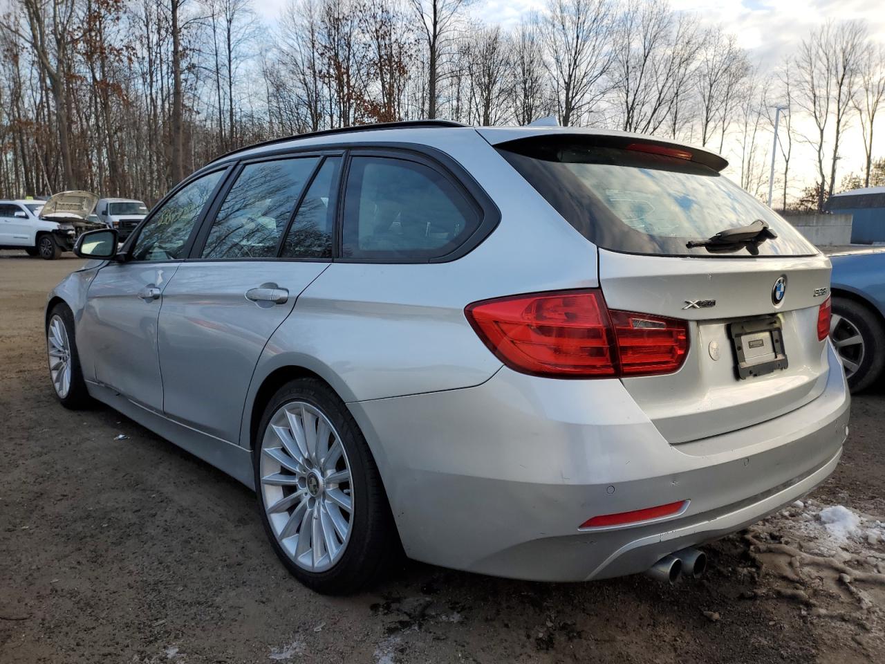 2014 BMW 3er VIN WBA3G7C5XEKN37332 Copart auction photo, front end / minor dent/scratches damage thumbnail 2